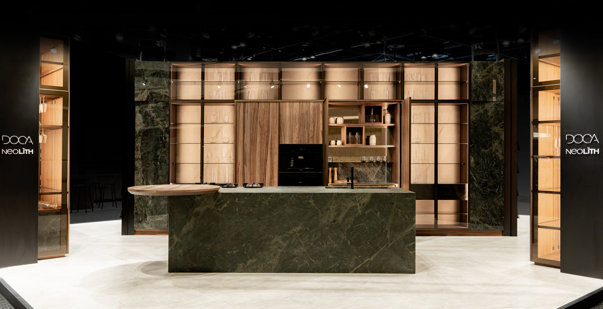 DOCA, présent au KBIS 2026 aux côtés de Neolith avec sa vision de la cuisine contemporaine.